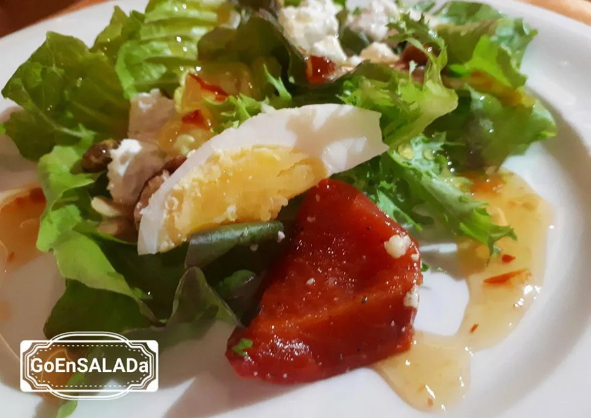 Fresh packed salad for delivery
